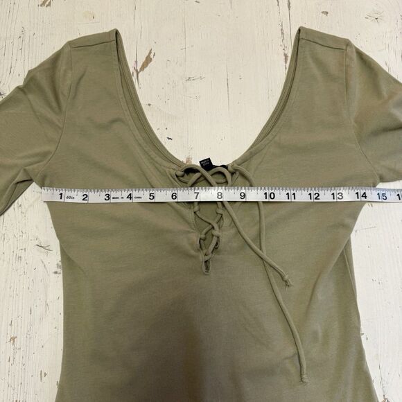 Ambiance Women's Size Medium Green Short Sleeve Lace Up Body Suit - Picture 12 of 16